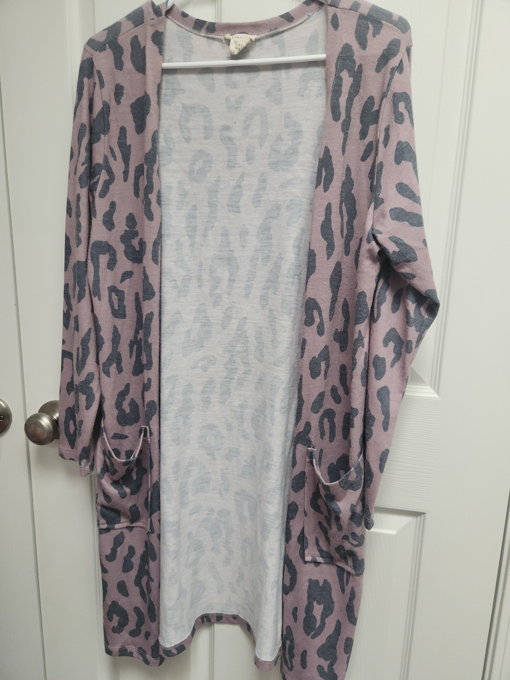 Source Unknown Dusty Pink and Gray Leopard Open Cardigan
